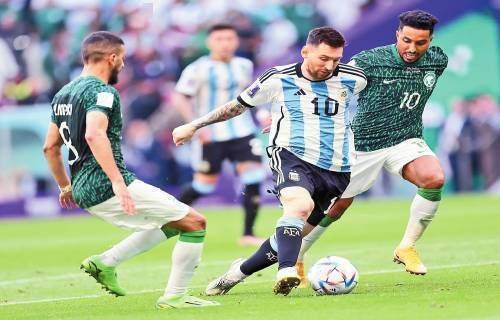 卡拉汉：新援加盟需要时间适应，现在还不是质疑斯洛特的时候